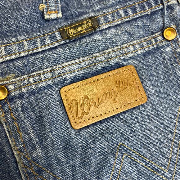 Wrangler Vintage High Rise Cut Off Medium Bootie Shorts Denim Daisy Dukes - Picture 3 of 7